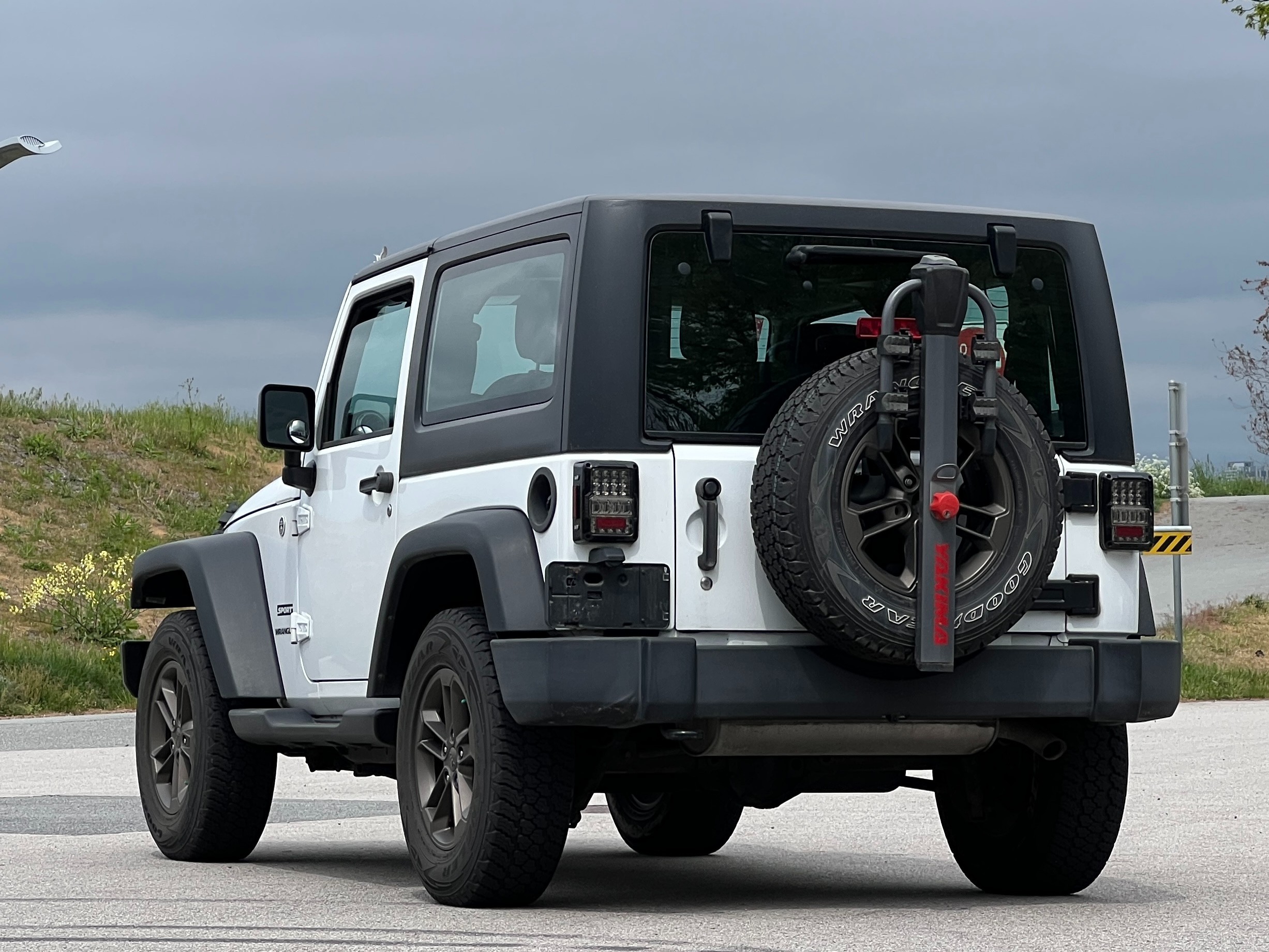2016 Jeep Wrangler sport | full service record | BC Local - Image 6